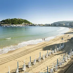 Apartment Miramar Luxurious Flat, 3 Double Rooms, Free Parking, Terrace, Completely New, San Sebastian